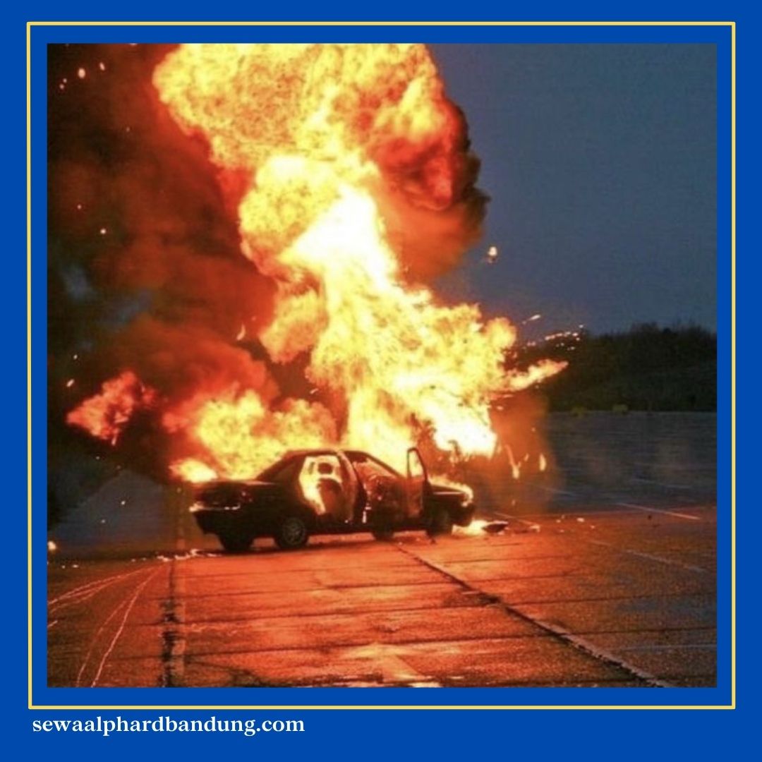 Jika Mobil Rental Kecelakaan dan Terbakar