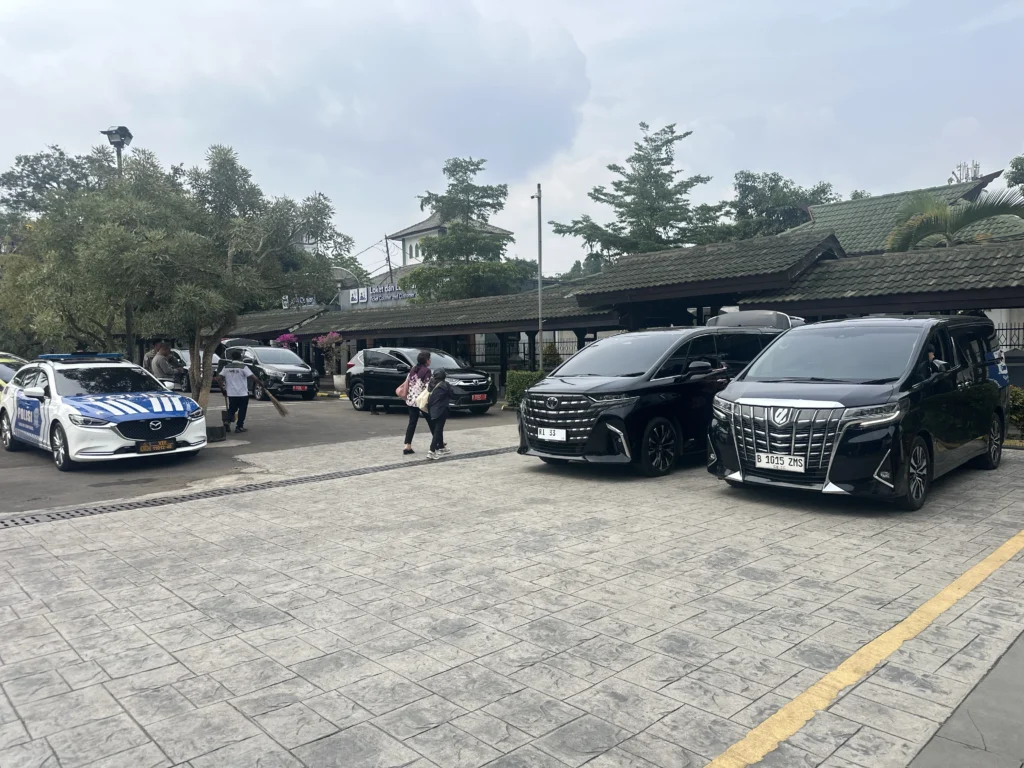 sewa alphard bandung